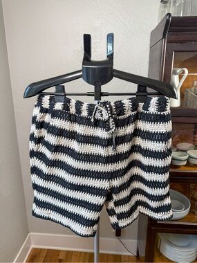 Massive Luxury Black White Striped Textured Drawstring Unisex Shorts Size L